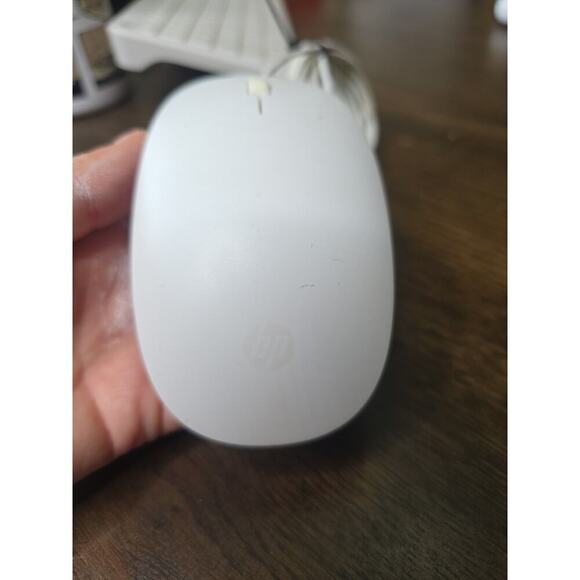 HP White Lifestyle White Wired USB Optical Mouse MODEL TPC-P001M 2 Button Scroll - Picture 5 of 16